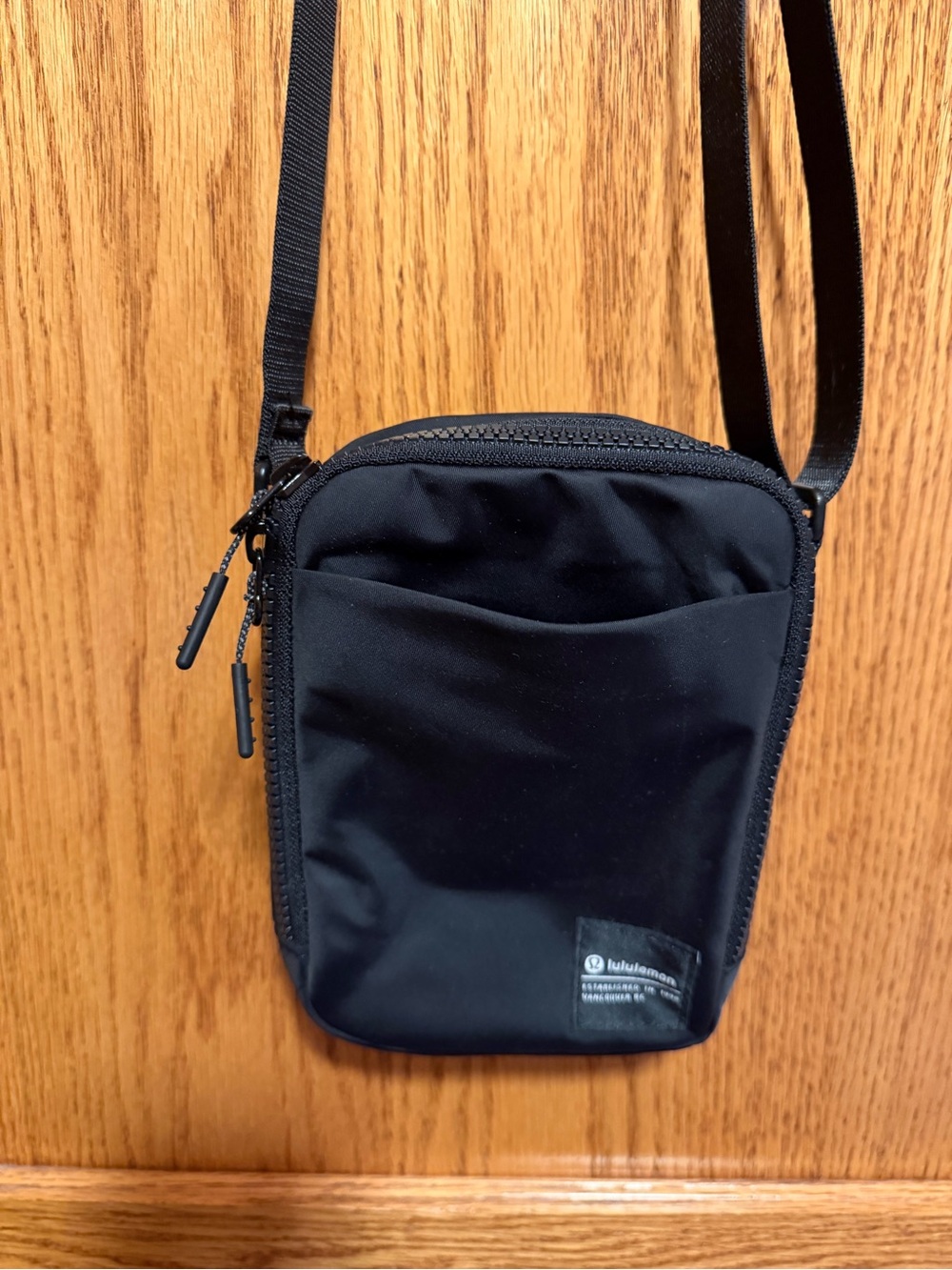 lululemon athletica Black Women’s Crossbody Sling Phone Bag